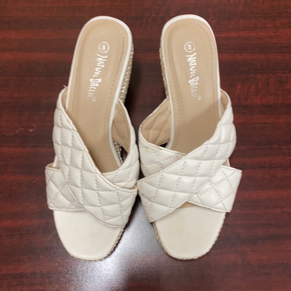 White Wedges